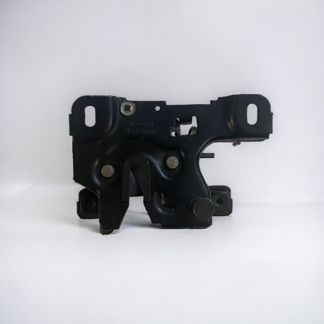A4 1996 - 2001 MOTOR KAPUT KİLİDİ - resim 1