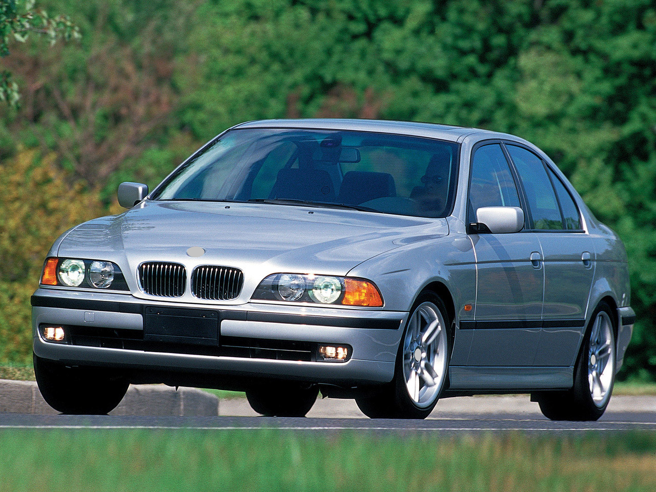 /assets/uploads/bmw-e39-540i-1997---2003-bagaj-acma-dugmesi-tusu-butonu-665ec66994340.jpg