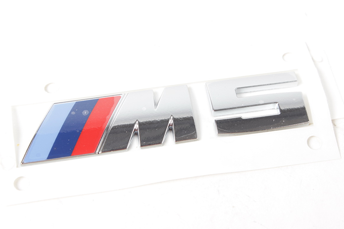 bmw-f10-m5-kucuk-arka-bagaj-yazisi-krom-1.jpg