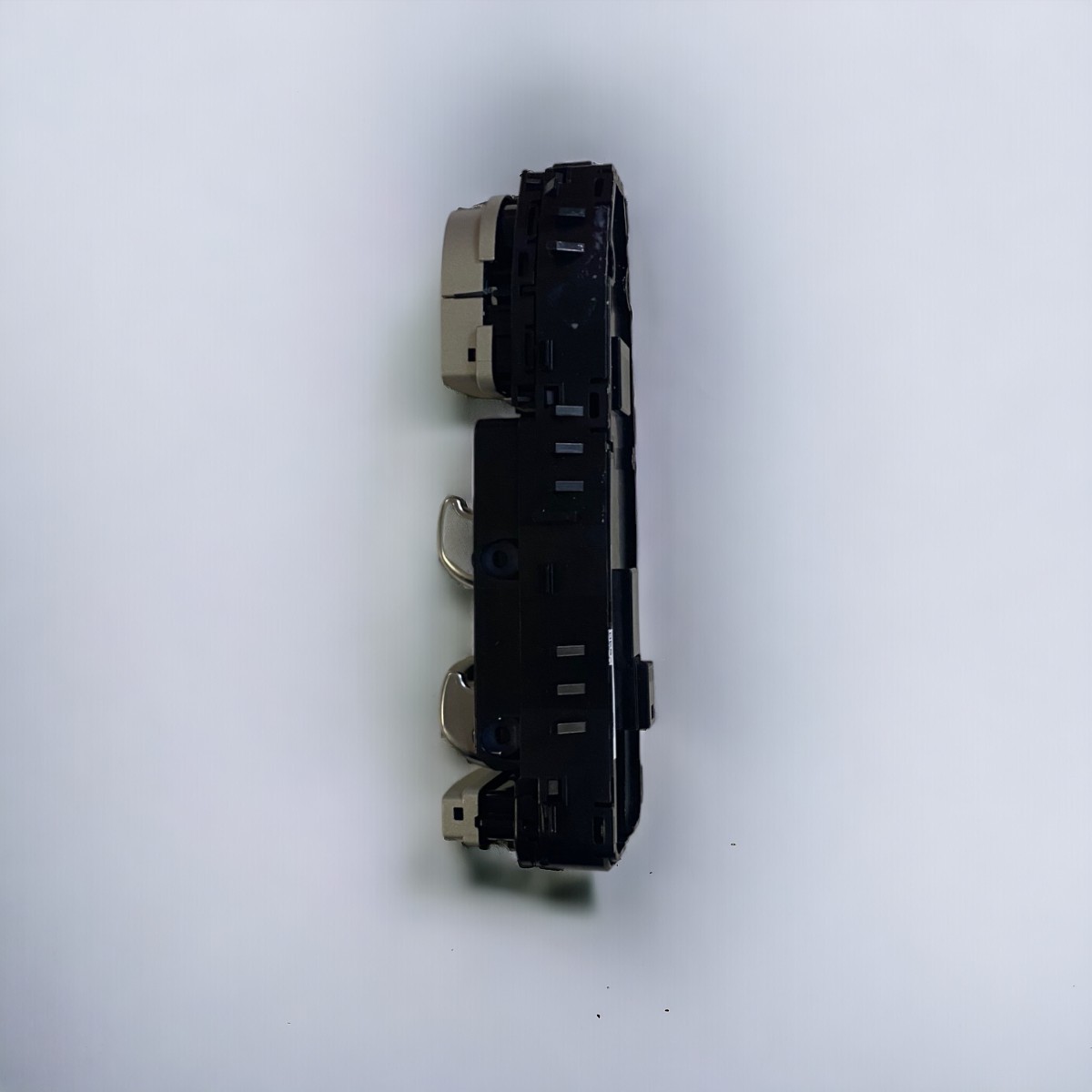 /assets/uploads/c180-c200-c220-c250-c300-2014---2018-sol-sofor-tarafi-cam-acma-dugmesi-665ec8b8e00ec.jpg