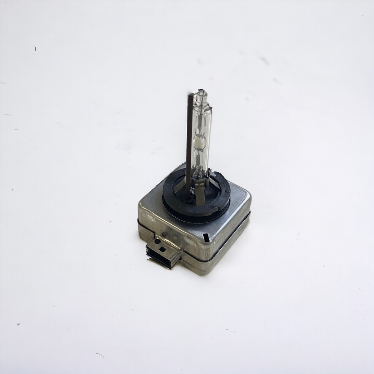 D1S XENON BEYAZ AMPUL SAĞ VE SOL 4300K N10566103 9285141294 00057211 - resim 1