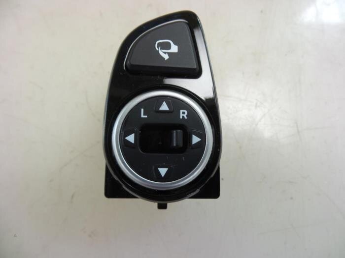 hyundai-i20-2014-2019-ayna-ayar-dugmesi-katlamali-1.jpg