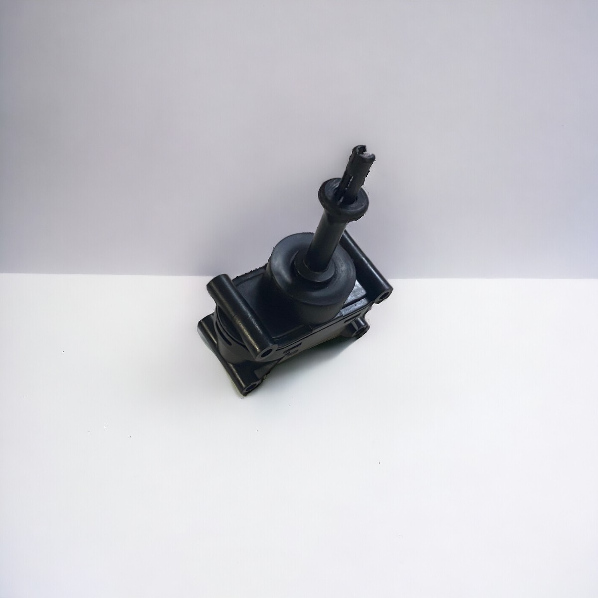 MERCEDES E200 E220 E250 E300 E320 E400 1992 - 1996 ARKA MERKEZİ KİLİT POMPASI - resim 1
