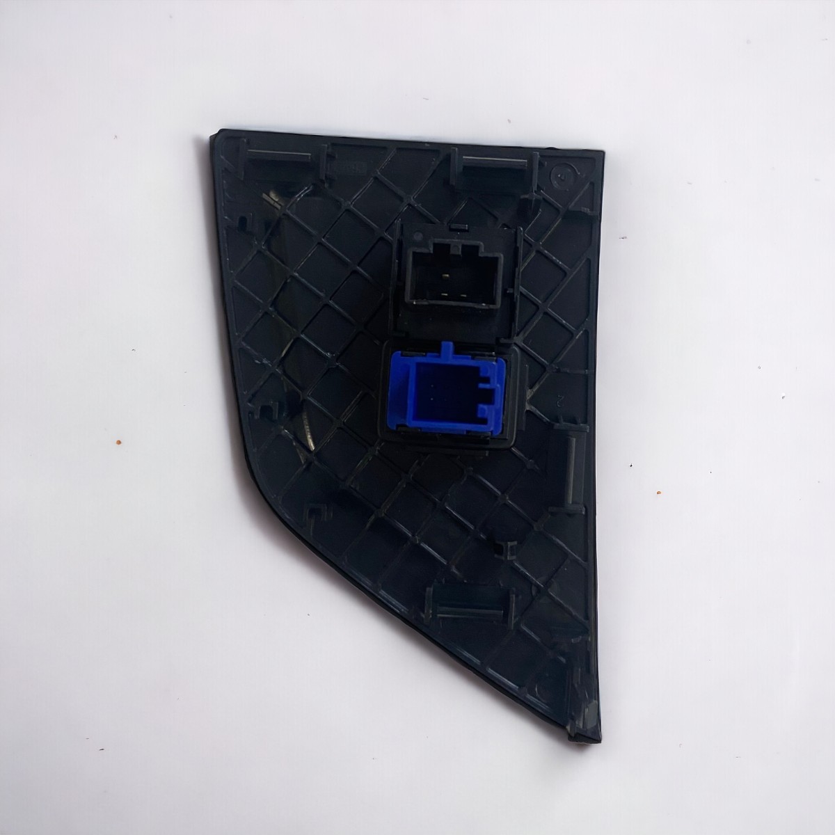 /assets/uploads/polo-2018---2024-on-dortlu-flasor-dugmesi-airbag-devre-birakma-tusu-665ec844eb4f4.jpg