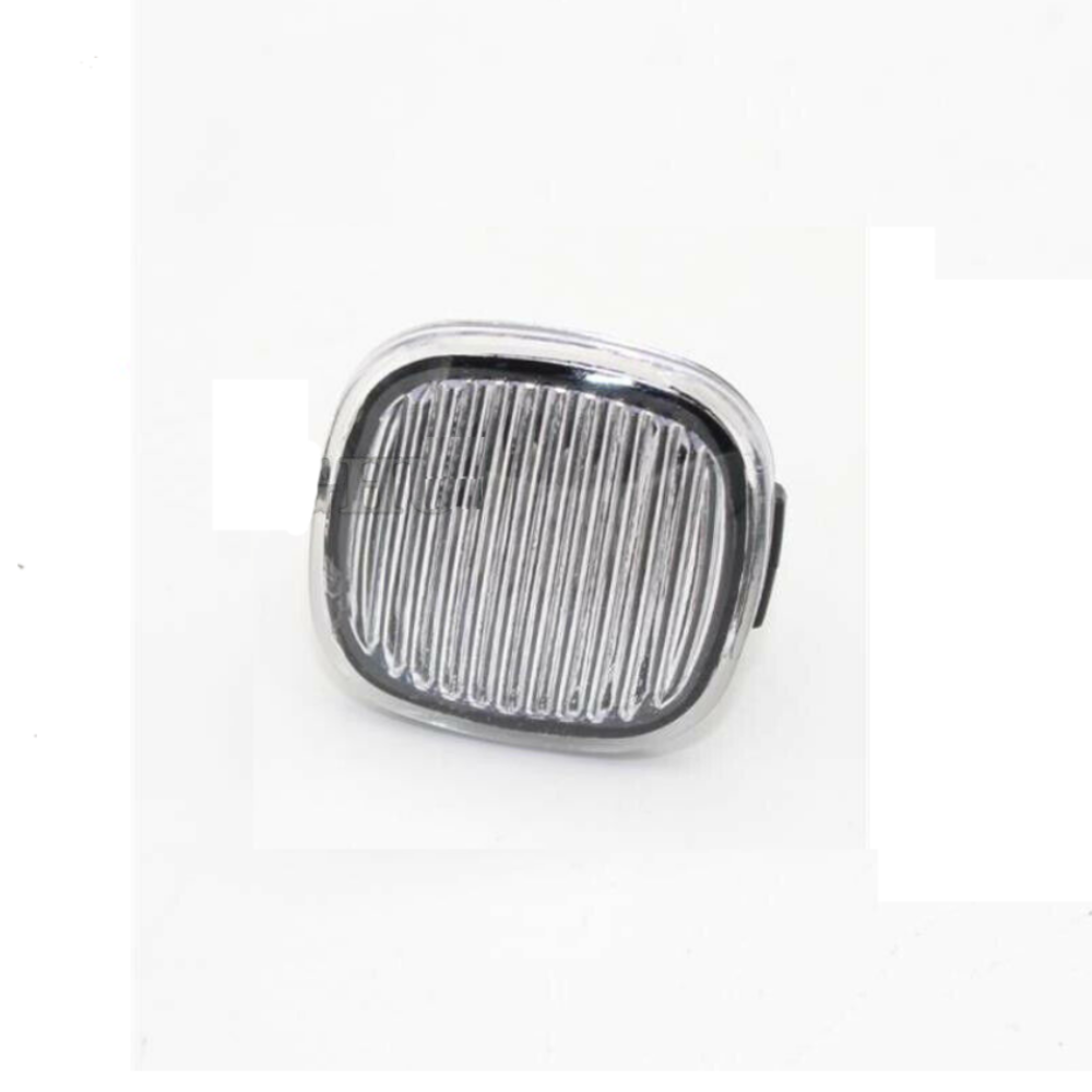SKODA RAPİD 2012 - 2019 ÇAMURLUK SİNYALİ SİYAH ÇİZGİLİ - resim 1