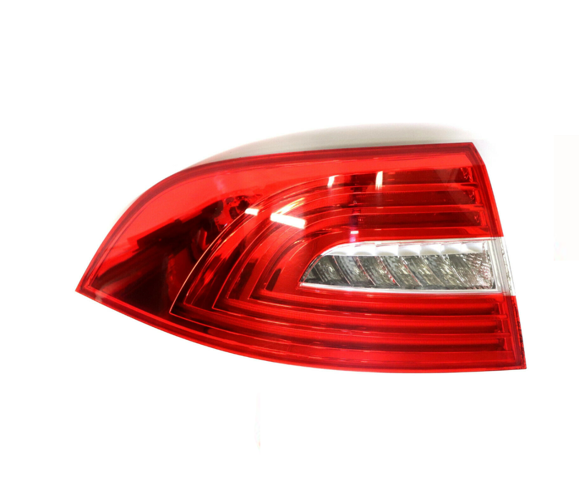 SKODA SÜPERB 2013 - 2017 SAĞ ARKA STOP LAMBASI LEDİ - resim 1