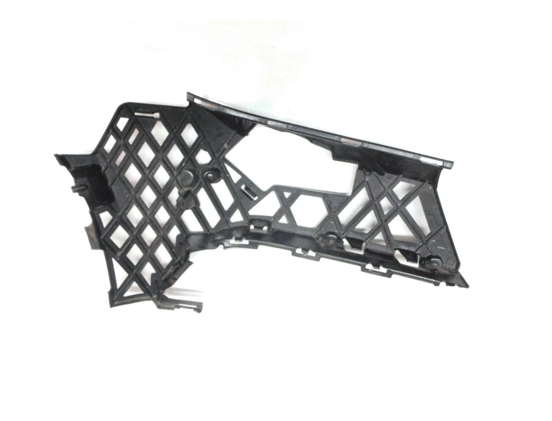 VOLKSWAGEN PASSAT B8 2015 - 2019 SOL TAMPON BRAKETİ - resim 1