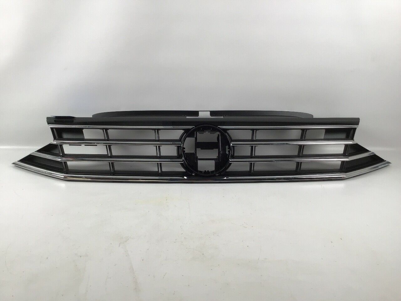 VOLKSWAGEN PASSAT B9 2019 - 2021 ÖN PANJUR - resim 1